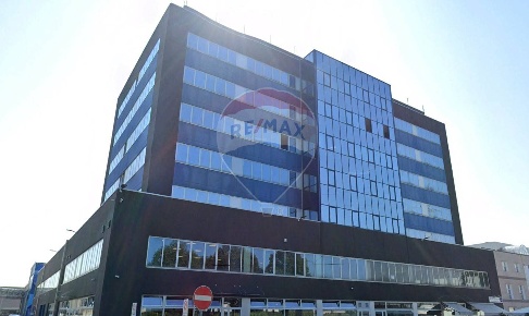 Foto Ufficio in Via Lisbona, Padova Zona Industriale di 271 m² con 8 locali