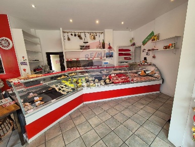 Foto Negozio a Cogliate Centro di 123 m² con 2 locali in vendita