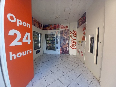 Foto Locale commerciale in Via San Carlo, Caserta Corso Trieste di 38 m²