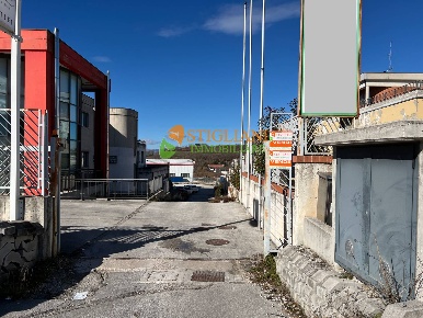Foto Locale commerciale in zona industriale, Campobasso Zona Industriale