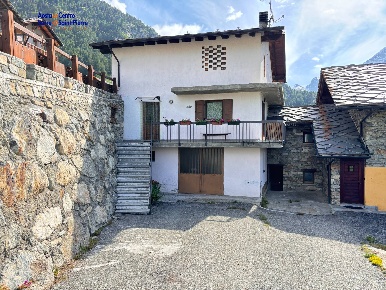 Foto Magazzino in Località Chez Merloz, Bionaz di 88 m² in vendita