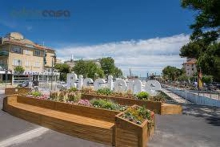 Foto Attività commerciale in viale dante alighieri, Riccione Alba Mare