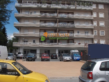 Foto Locale commerciale in centro, Isernia Centro di 400 m² con 1 locali