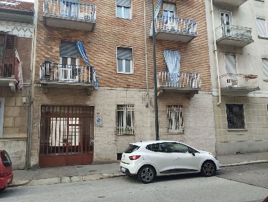 Foto Appartamento in Via Michele Amari 8, Torino di 75 m² con 3 locali