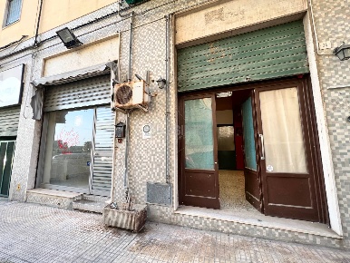 Foto Locale commerciale in piazza adda, Siracusa Gelone - Cadorna di 44 m²
