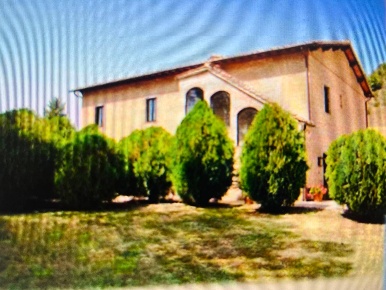 Foto Attività commerciale a Montalcino di 900 m² con 15 locali in vendita