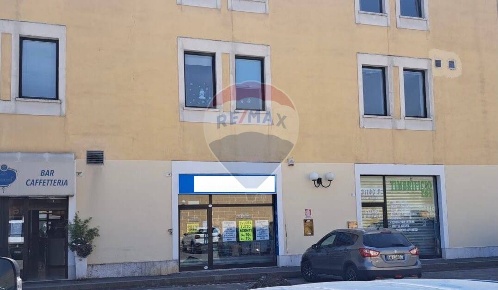 Foto Negozio in Via San Bartolomeo, Brescia Via Veneto - Borgo Trento