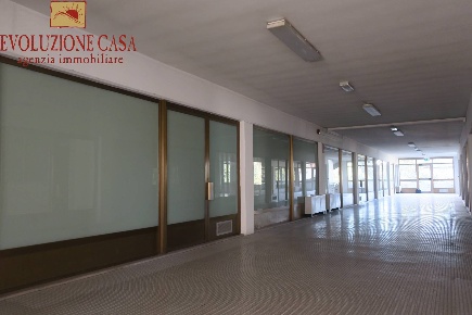 Foto Ufficio in via Roma, Cervignano del Friuli Centro di 700 m² in affitto