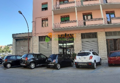 Foto Locale commerciale in Via Gazzani, Campobasso Centro di 800 m²