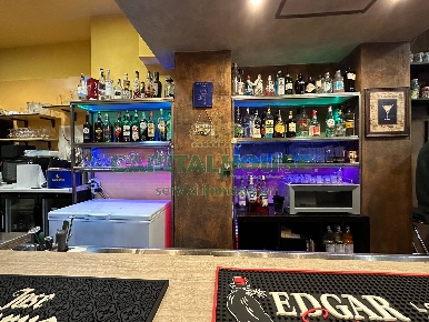 Foto Attività commerciale a Bologna San Vitale di 100 m² con 3 locali