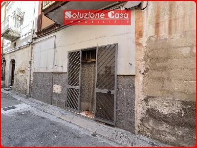 Foto Casa indipendente in via Ciro Menotti, Canosa di Puglia Centro