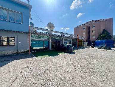 Foto Locale commerciale in VIALE SERAFINI, Fabriano Centro di 251 m²