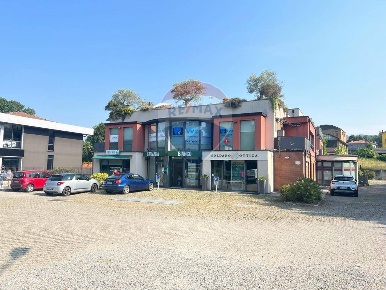Foto Negozio a Varese Lissago - Calcinate di 270 m² con 7 locali in affitto