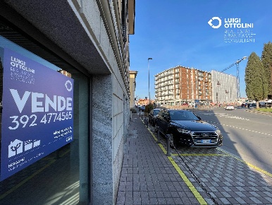Foto Negozio in via moroni, Bergamo Canovine di 88 m² con 2 locali