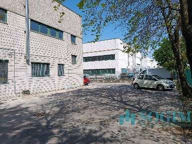 Foto Magazzino in Via della Cerca, Lurago Marinone di 300 m² in vendita
