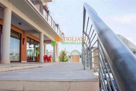Foto Locale commerciale in Zona Università, Campobasso Vazzieri di 180 m²