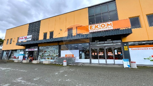 Foto Locale commerciale in regione torta, Bistagno di 1100 m² con 2 locali