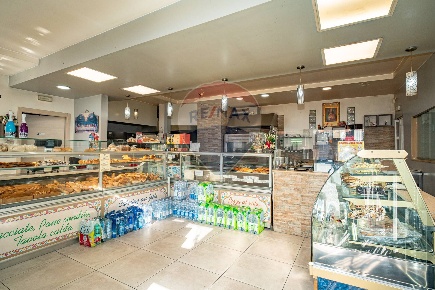 Foto Attività commerciale in via alcide de gasperi, Mascalucia Centro