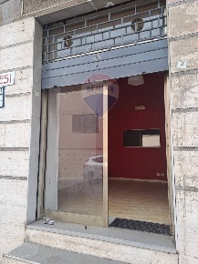 Foto Locale commerciale in Corso Italia, Ragusa Centro di 20 m² in vendita