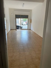 Foto Locale commerciale a Cupra Marittima di 40 m² con 1 locali in affitto