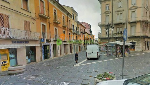 Foto Locale commerciale in Via Ferrari, Campobasso Centro Storico di 60 m²