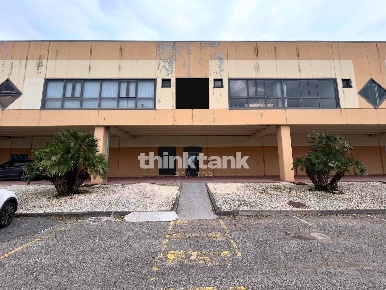 Foto Magazzino in Stradale Passo Cavaliere, Catania di 1200 m² con 3 locali