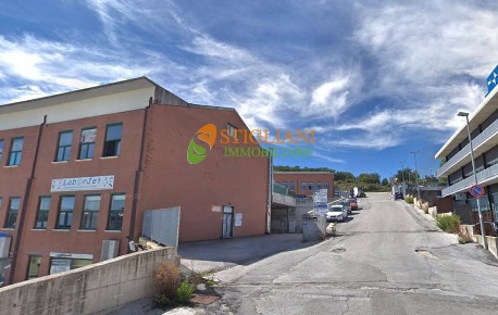 Foto Laboratorio in Zona Industriale, Campobasso Zona Industriale di 100 m²