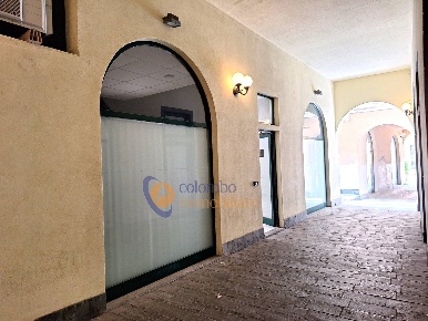 Foto Negozio in via G. Mazzini, Busto Arsizio Piazza Santa Maria di 48 m²