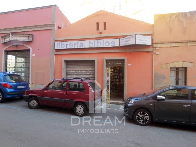 Foto Locale commerciale in via Oristano, Cagliari Sonnino di 95 m²