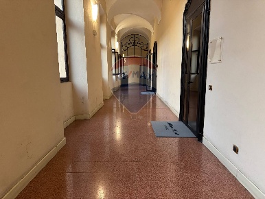 Foto Ufficio a Ferrara Centro Storico di 100 m² con 2 locali in affitto