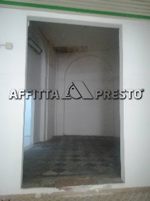 Foto Attività commerciale a Livorno di 110 m² con 3 locali in affitto