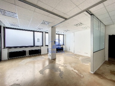 Foto Ufficio a Trezzo sull'Adda di 178 m² con 6 locali in affitto