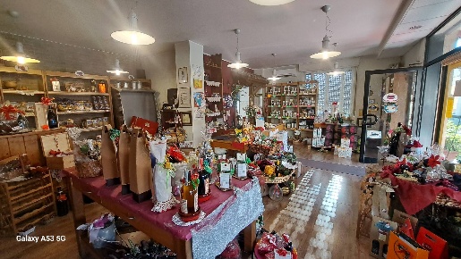 Foto Locale commerciale a Chieti di 87 m² con 2 locali in affitto