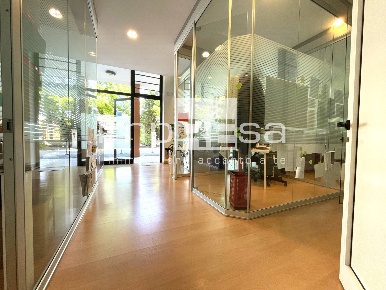 Foto Locale commerciale in via roma, Mogliano Veneto Centro di 93 m²