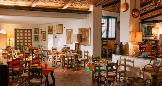 Foto Attività commerciale a Busto Arsizio Piazza Santa Maria di 500 m²