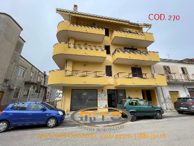 Foto Locale commerciale in TELESE TERME, Telese Terme di 80 m² con 2 locali