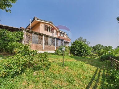 Foto Villa singola in via degli orti, Nepi Manetti di 220 m² con 5 locali