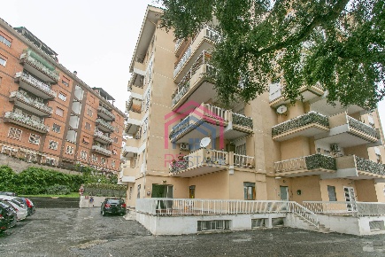 Foto Ufficio in Via della Tecnica, Pomezia Pomezia Centro di 100 m²