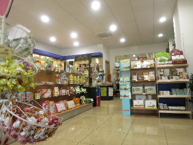 Foto Locale commerciale in Via Provinciale, L'Aquila di 65 m² con 1 locali
