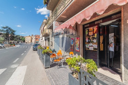 Foto Bar in Via di Tarquinia, Canino Centro di 300 m² con 2 locali