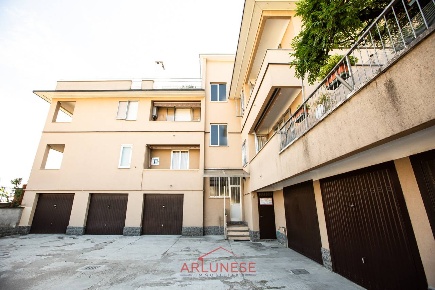 Foto Magazzino in per pogliano, Arluno Centro di 150 m² in vendita