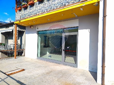 Foto Ufficio a Artogne Centro di 120 m² con 4 locali in affitto