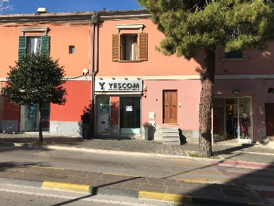 Foto Locale commerciale in CORSO GARIBALDI, Vasto Centro Storico di 80 m²