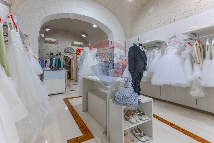 Foto Locale commerciale a Bari Libertà di 84 m² con 1 locali in vendita