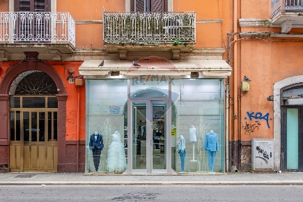 Foto Locale commerciale a Bari Libertà di 84 m² con 1 locali in vendita