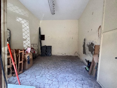 Foto Attività commerciale in Via Carlo Cattaneo, Pisa di 22 m² con 1 locali