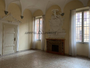 Foto Attività commerciale a Forlì Centro Storico di 200 m² in affitto