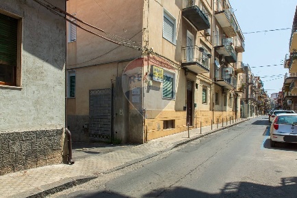 Foto Magazzino in Via Circumvallazione, Paternò di 90 m² in vendita