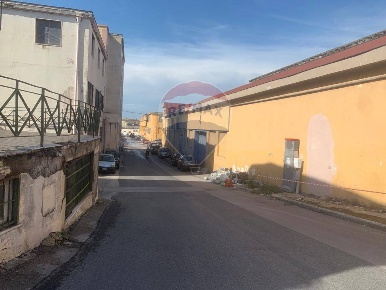Foto Laboratorio in Strada Vicinale Rondinella, Napoli Ponticelli di 500 m²