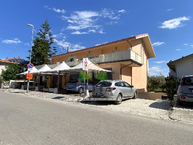 Foto Locale commerciale in via Bolzano, Martinsicuro Centro di 180 m²